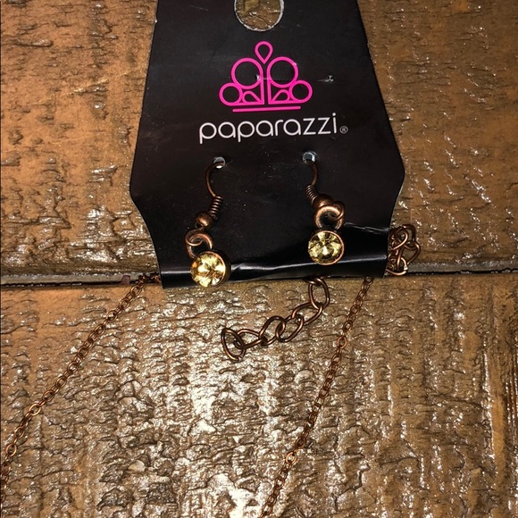 NWT! Paparazzi earring and necklace combo! - Picture 2 of 3